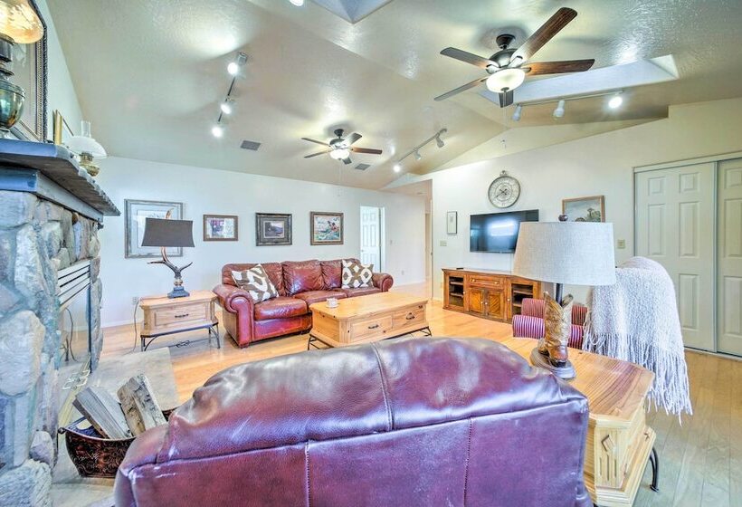 Beautiful Cabin W/ Deck On East Verde River!