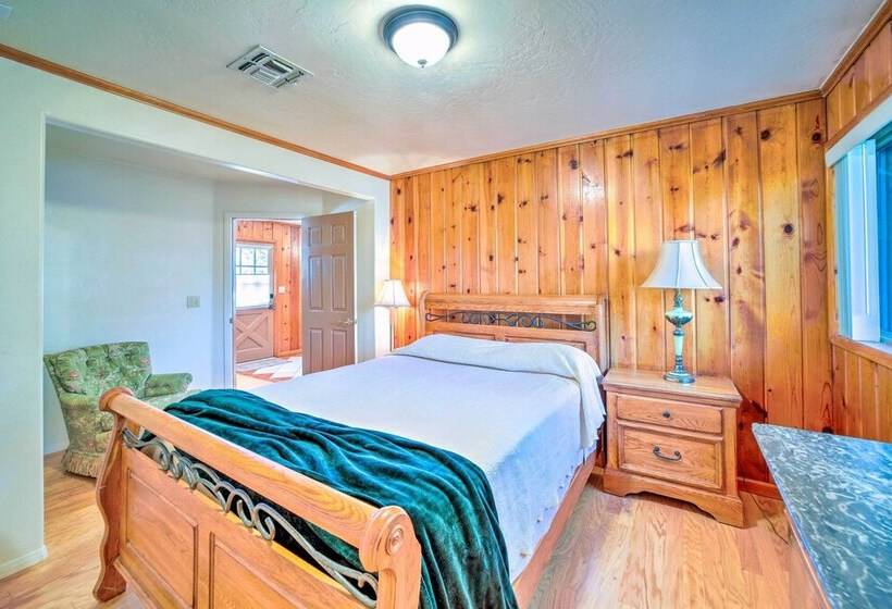 Beautiful Cabin W/ Deck On East Verde River!