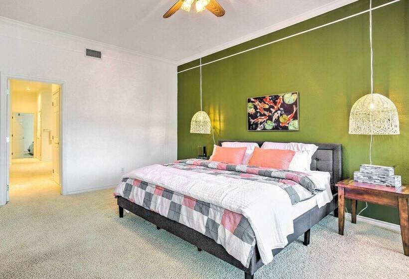 Beautiful Montgomery Home W/ Lakefront Deck!