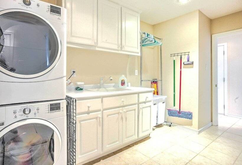 Beautiful Montgomery Home W/ Lakefront Deck!