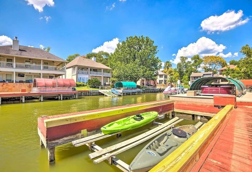 Beautiful Montgomery Home W/ Lakefront Deck!