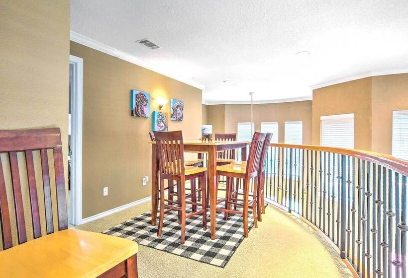 Beautiful Montgomery Home W/ Lakefront Deck!