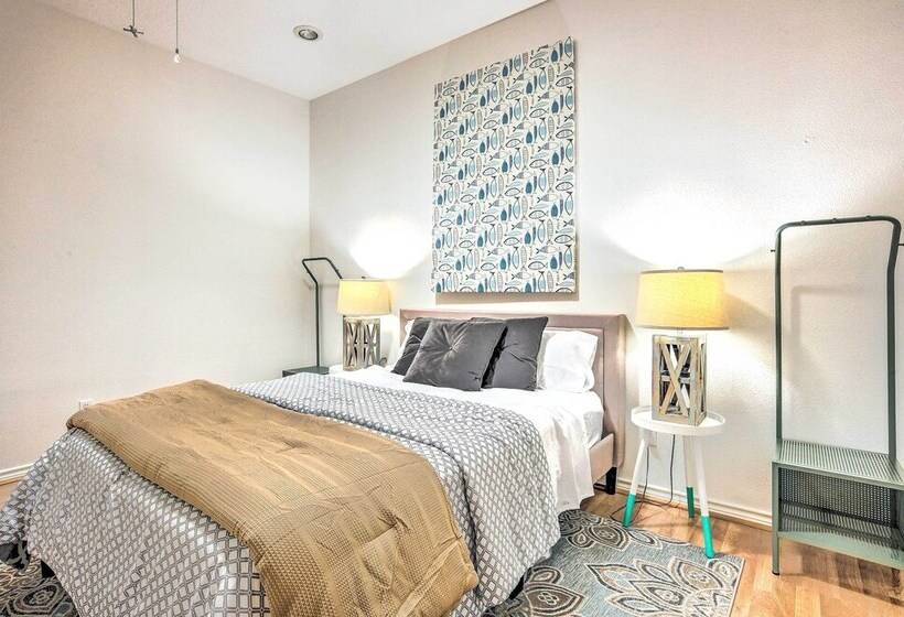 Beautiful Montgomery Home W/ Lakefront Deck!