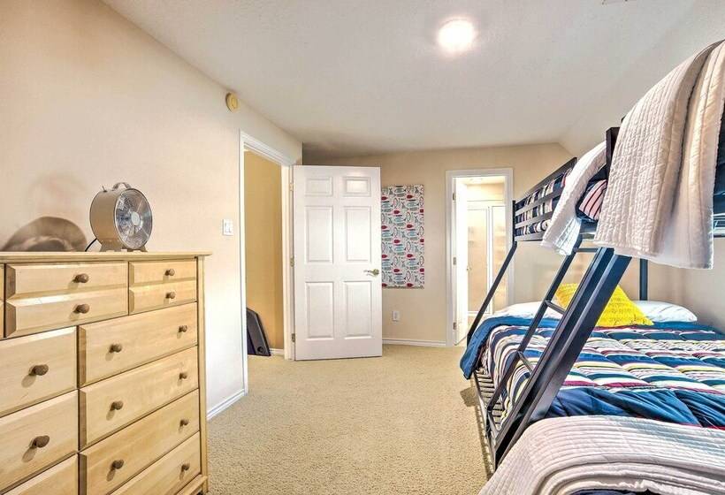 Beautiful Montgomery Home W/ Lakefront Deck!