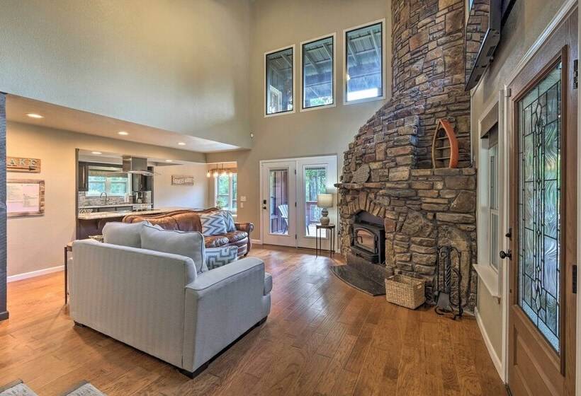 Waterfront Beaver Lake Hideaway W/ Kayaks & More!