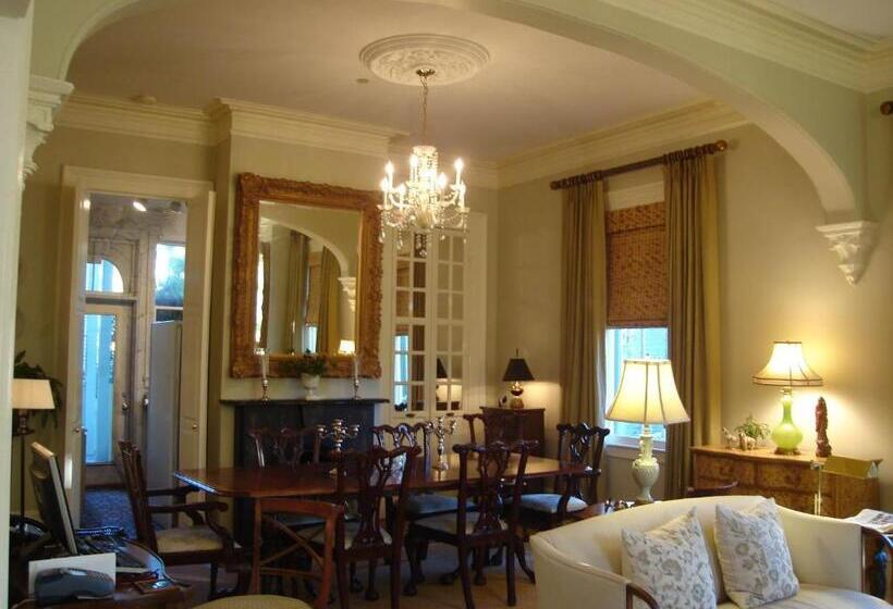 ベッドアンドブレックファースト Catherine Ward House Inn