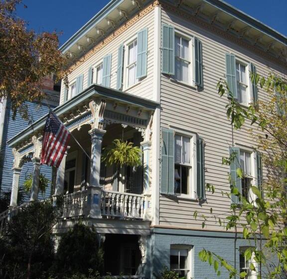 ベッドアンドブレックファースト Catherine Ward House Inn