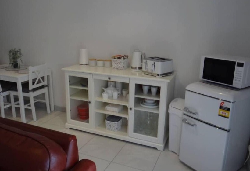 مبيت وإفطار Victor Holidays