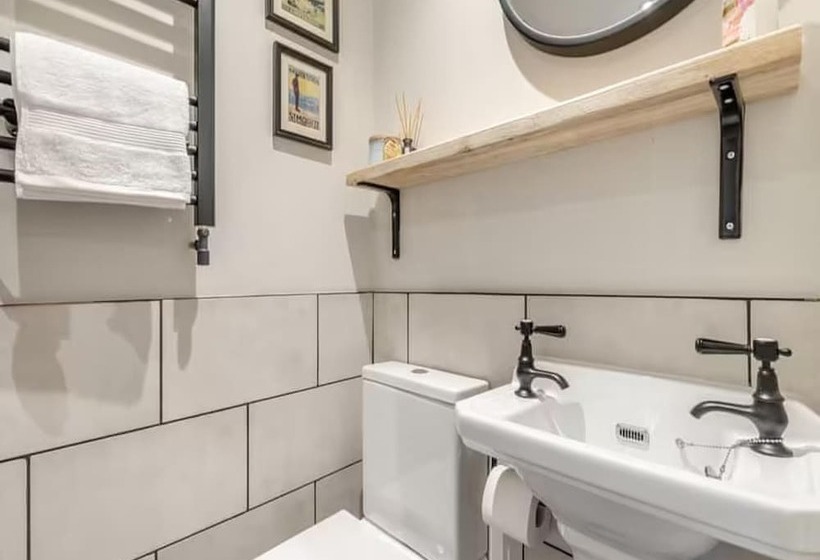 Cottage In The Heart Of The Peak District