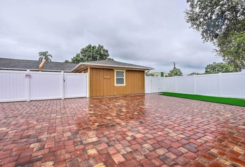 Spacious Bradenton Duplex, 10 Mi To Coquina Beach!