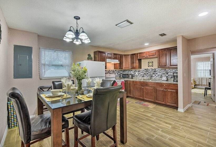 Spacious Bradenton Duplex, 10 Mi To Coquina Beach!