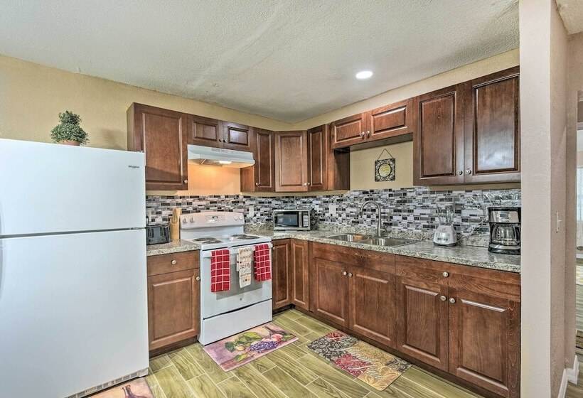 Spacious Bradenton Duplex, 10 Mi To Coquina Beach!