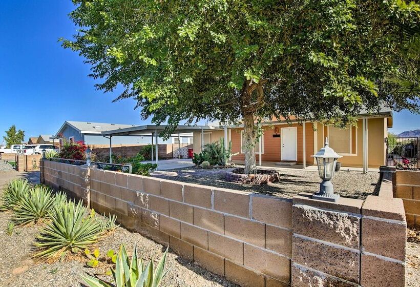 Bright Yuma Home W/ Spacious Yard & Patio!