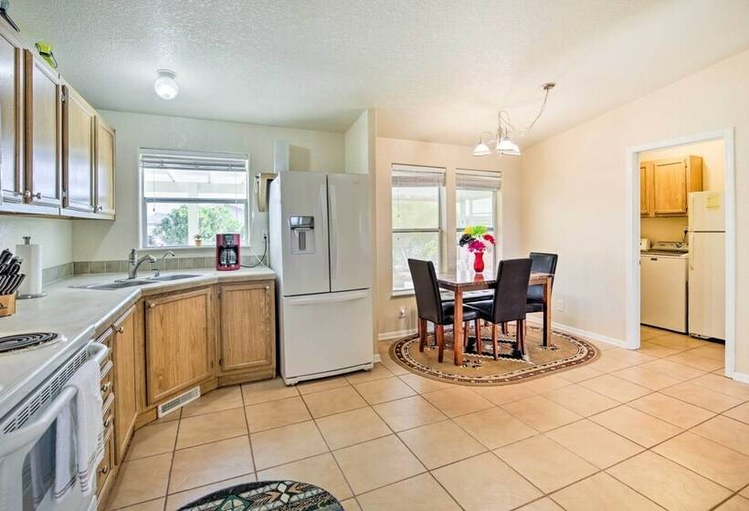 Bright Yuma Home W/ Spacious Yard & Patio!