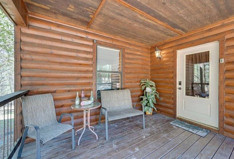 Broken Bow Cabin W/ Hot Tub & Fire Pit, Near Lake!