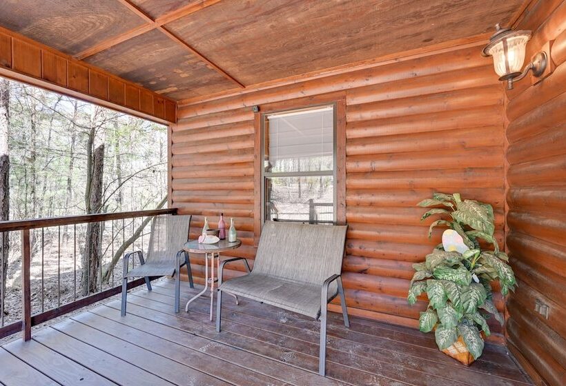 Broken Bow Cabin W/ Hot Tub & Fire Pit, Near Lake!