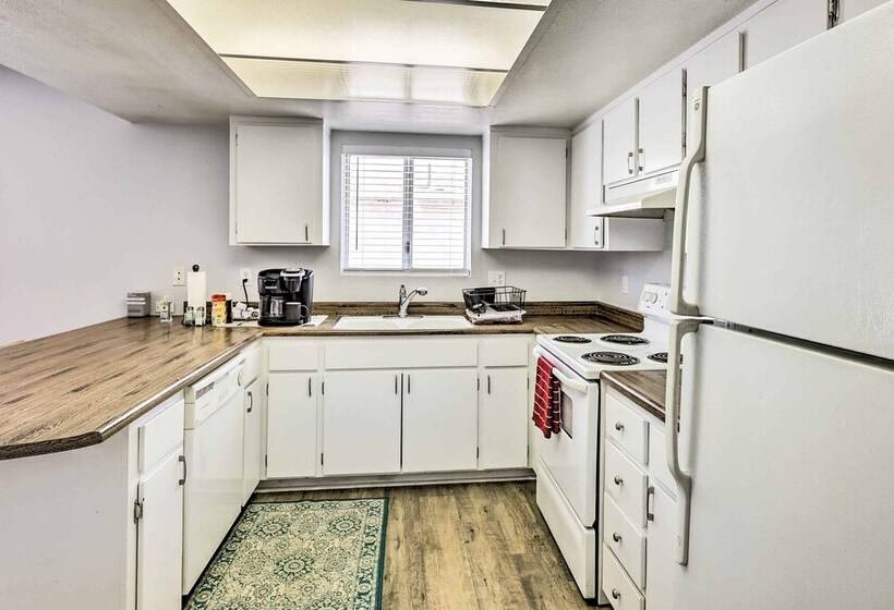 Bullhead City Home   Near Colorado River!