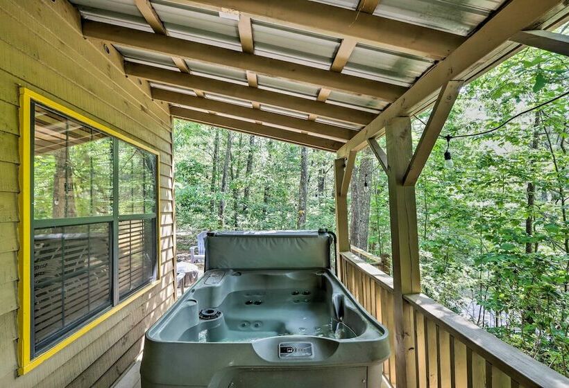 Bumblebee Cottage Murphy Retreat W/ Hot Tub