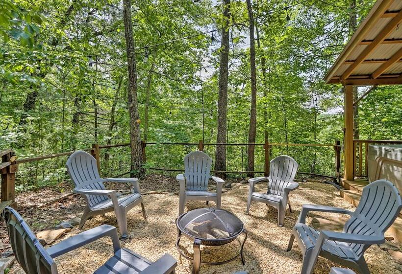 Bumblebee Cottage Murphy Retreat W/ Hot Tub