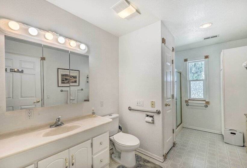 Caldwell Country Home On Quiet Acreage