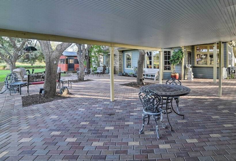 Casa De Samuel   Patio, Fountain & Outdoor Kitchen