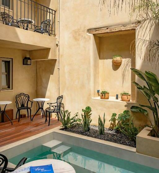 Casa Di Gaga Luxury Suites