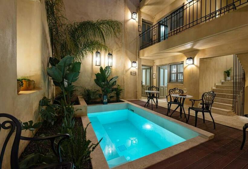 Casa Di Gaga Luxury Suites