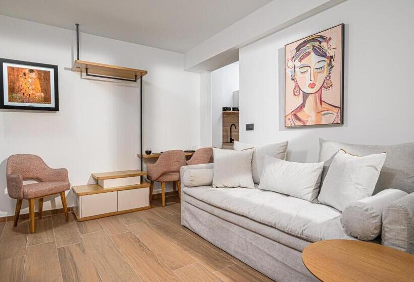 Casa Di Gaga Luxury Suites