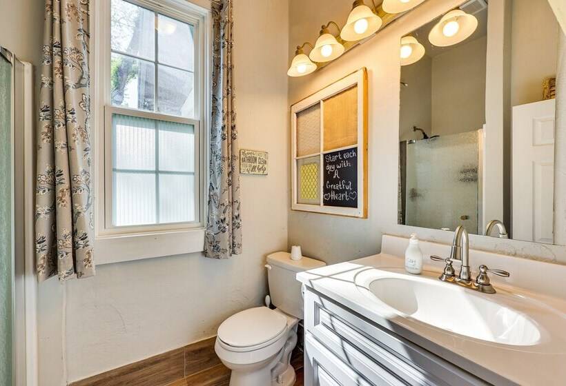 Cave Springs Home ~ 16 Mi To Razorback Stadium!