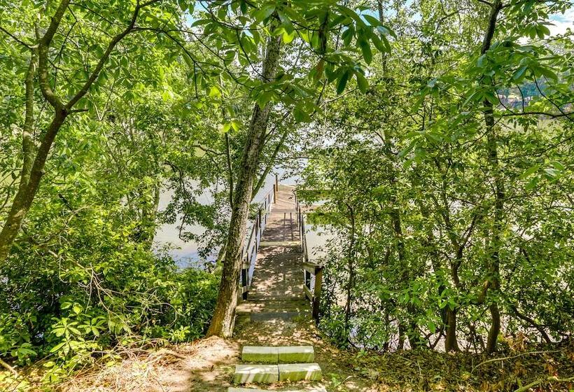 Charming Abbeville Home W/ Private Boat Dock!