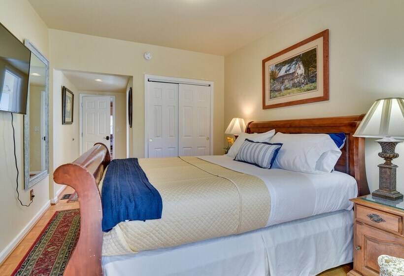 Charming Aloha Vacation Rental, 12 Mi To Portland!