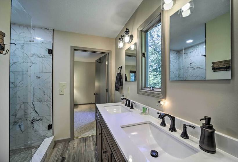 Brevard Retreat ~ 3 Mi To Downtown!