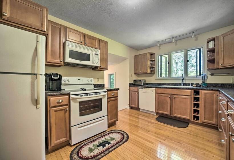 Brevard Retreat ~ 3 Mi To Downtown!