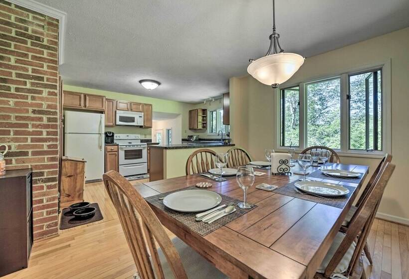 Brevard Retreat ~ 3 Mi To Downtown!