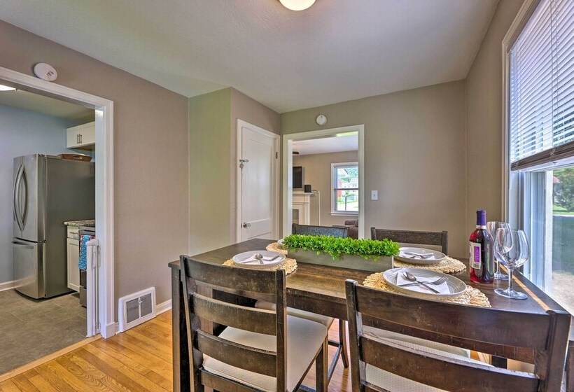 Charming Charleston Home W/ Yard & Fire Pit!