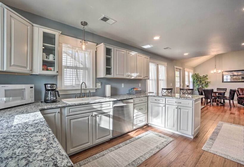 Charming Cheyenne Home ~ 1 Mi To Downtown!