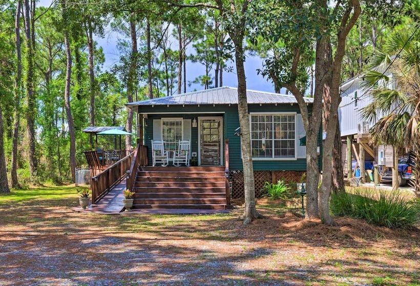 Charming Dauphin Island Home ~ 1 Mi To Beach!