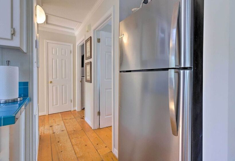 Charming Dauphin Island Home ~ 1 Mi To Beach!