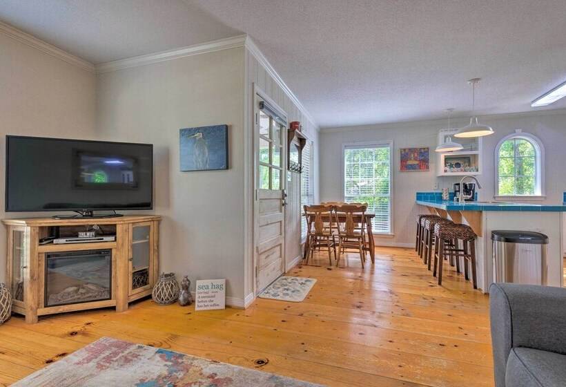 Charming Dauphin Island Home ~ 1 Mi To Beach!