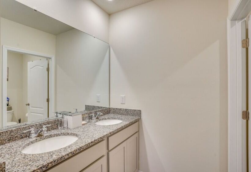 Haines City Home W/ Pool Access ~ 25 Mi To Disney!