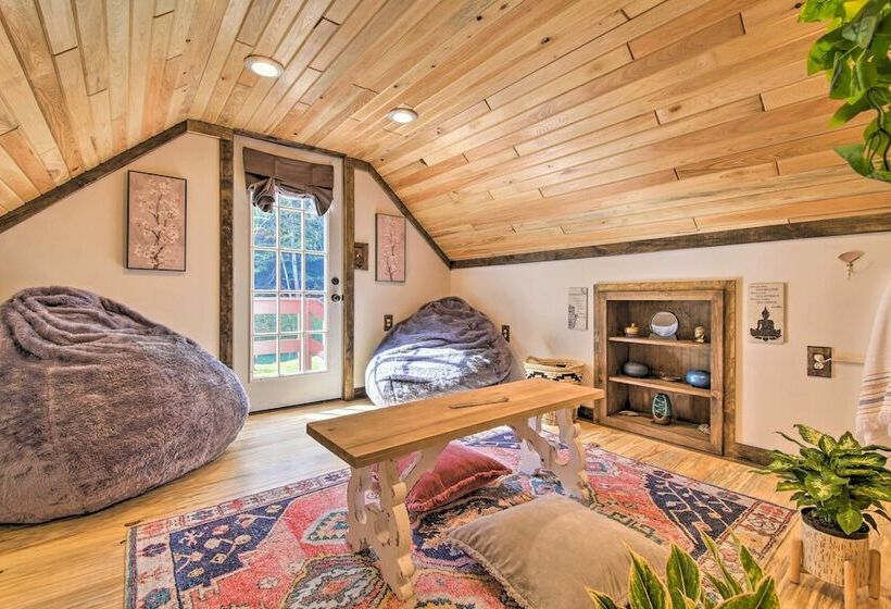 Unique Maine Log Cabin W/ Trout Ponds & Sauna!