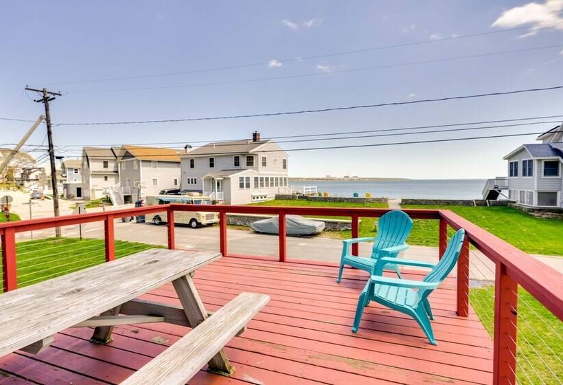 Charming Niantic Vacation Rental: Walk To Beach!