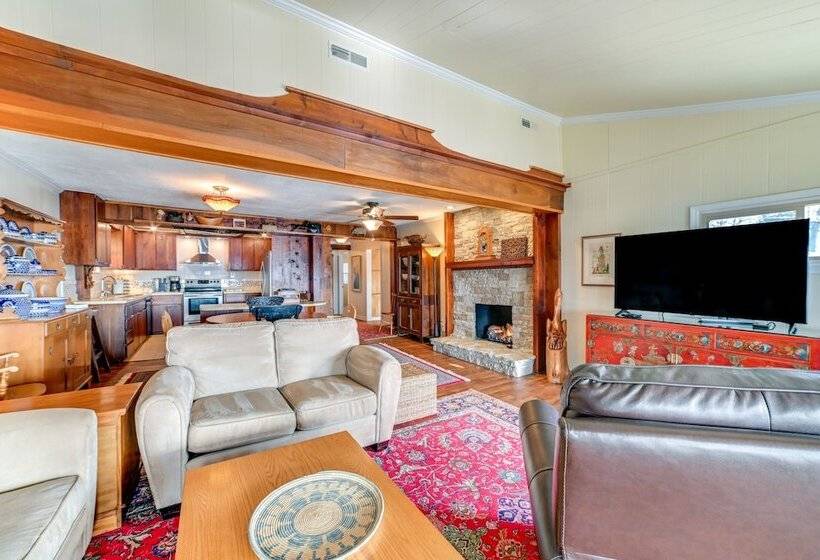 Charming Ohio River Home With Water Views & Porch!