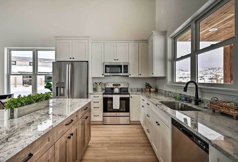 Charming Peoa Casita W/ Mountain Views