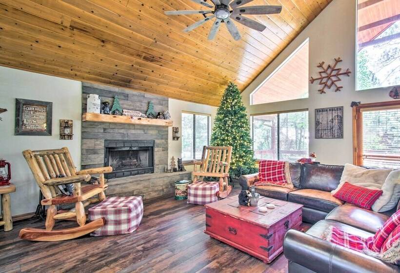 Pinetop Retreat W/ Fire Pit & Game Room!