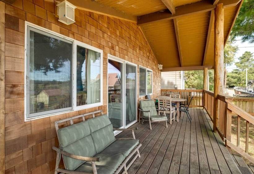 Charming Warrenton Cottage W/ Deck < 1 Mi To Beach