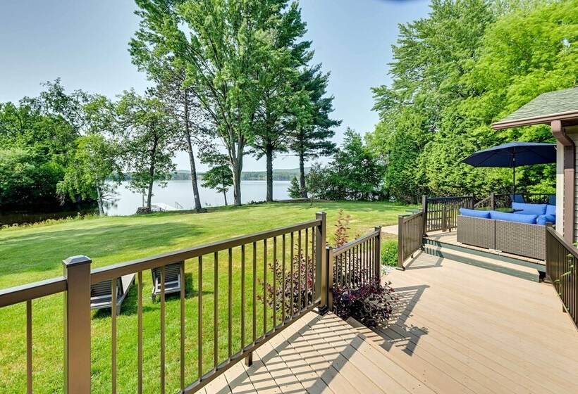 Charming Wausau Cottage: On Site Lake Access!