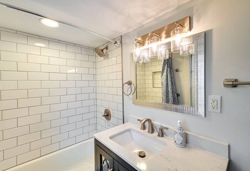 Chic Historic Myrtle Beach Cottage: Steps To Beach