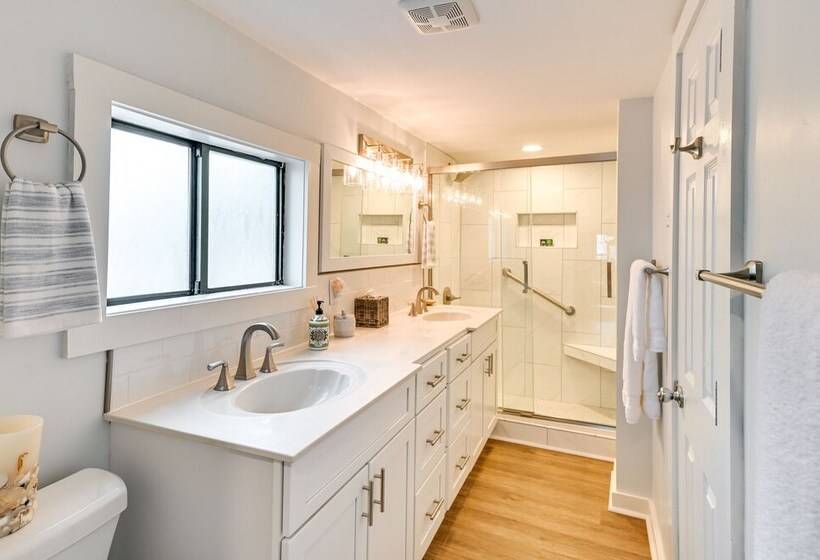 Chic Historic Myrtle Beach Cottage: Steps To Beach