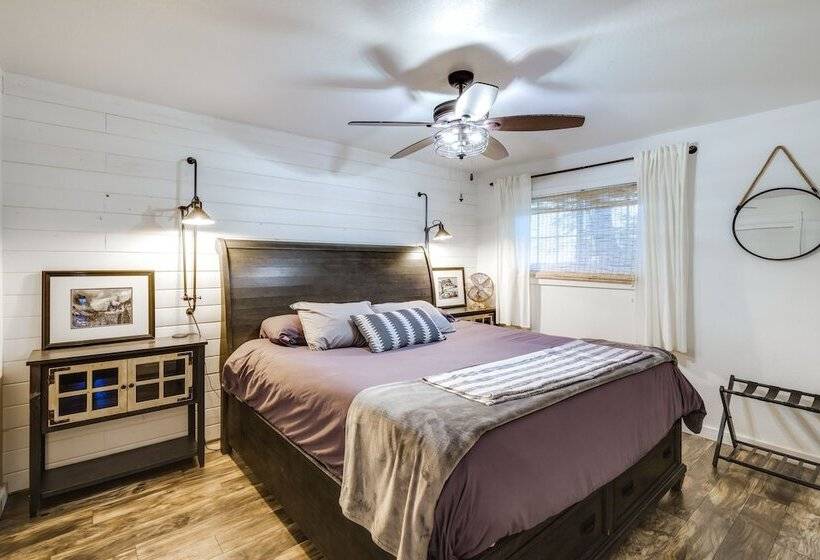 Cold Springs Escape: A/c, Hot Tub, Generator, Wifi